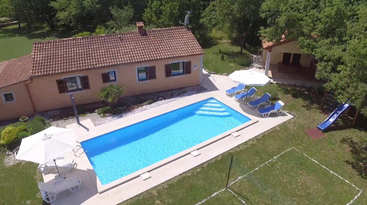 Villa Fragola - Holiday House With Large Garden Tinjan Luaran gambar