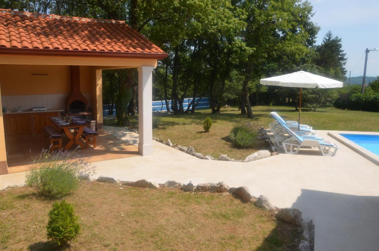 Villa Fragola - Holiday House With Large Garden Tinjan Luaran gambar