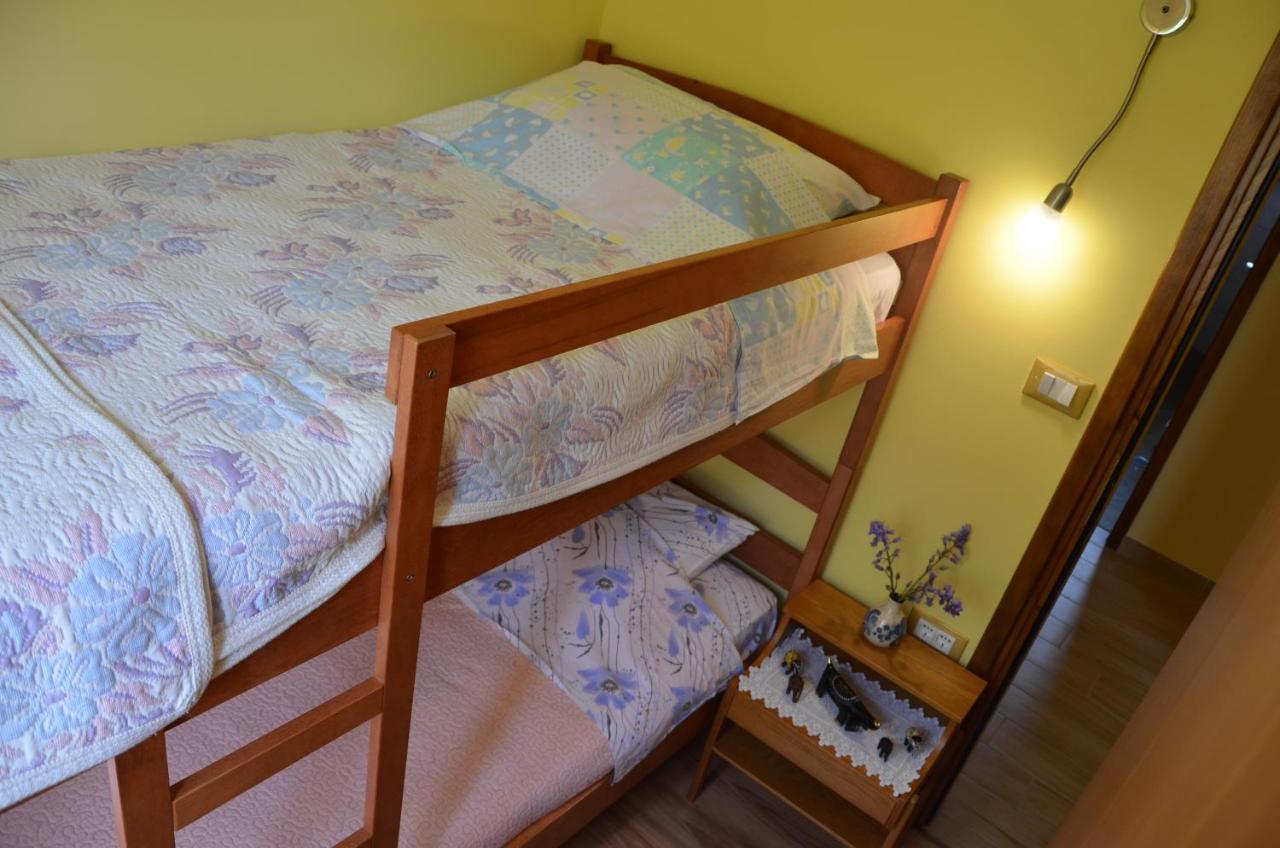 Villa Fragola - Holiday House With Large Garden Tinjan Luaran gambar