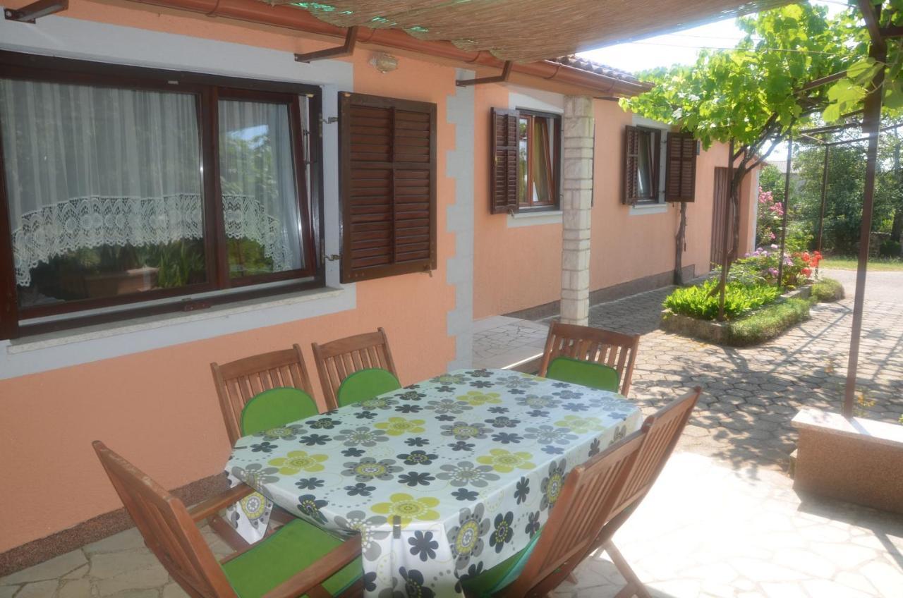 Villa Fragola - Holiday House With Large Garden Tinjan Luaran gambar