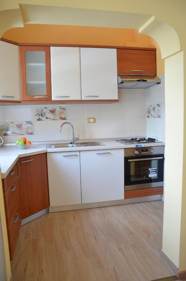 Villa Fragola - Holiday House With Large Garden Tinjan Luaran gambar