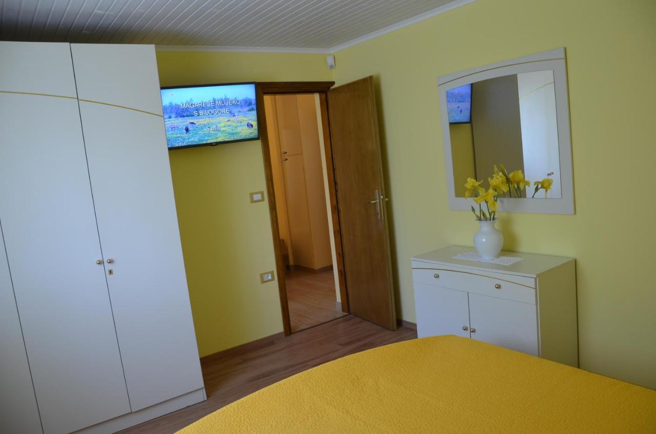 Villa Fragola - Holiday House With Large Garden Tinjan Luaran gambar