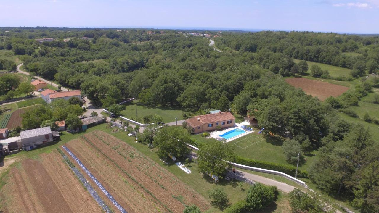 Villa Fragola - Holiday House With Large Garden Tinjan Luaran gambar